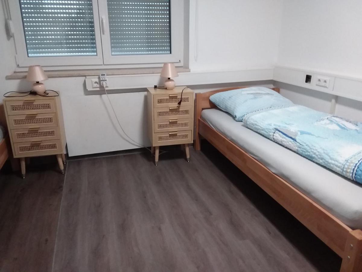 Nguyen Le 3 Schlafzimmer, 7 Bette,Dusche, 2 Wc , Kueche Ab 2 Uebernachtungen Neukirch  Eksteriør billede