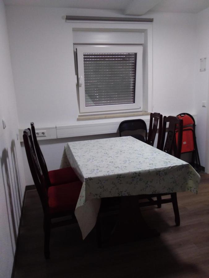 Nguyen Le 3 Schlafzimmer, 7 Bette,Dusche, 2 Wc , Kueche Ab 2 Uebernachtungen Neukirch  Eksteriør billede