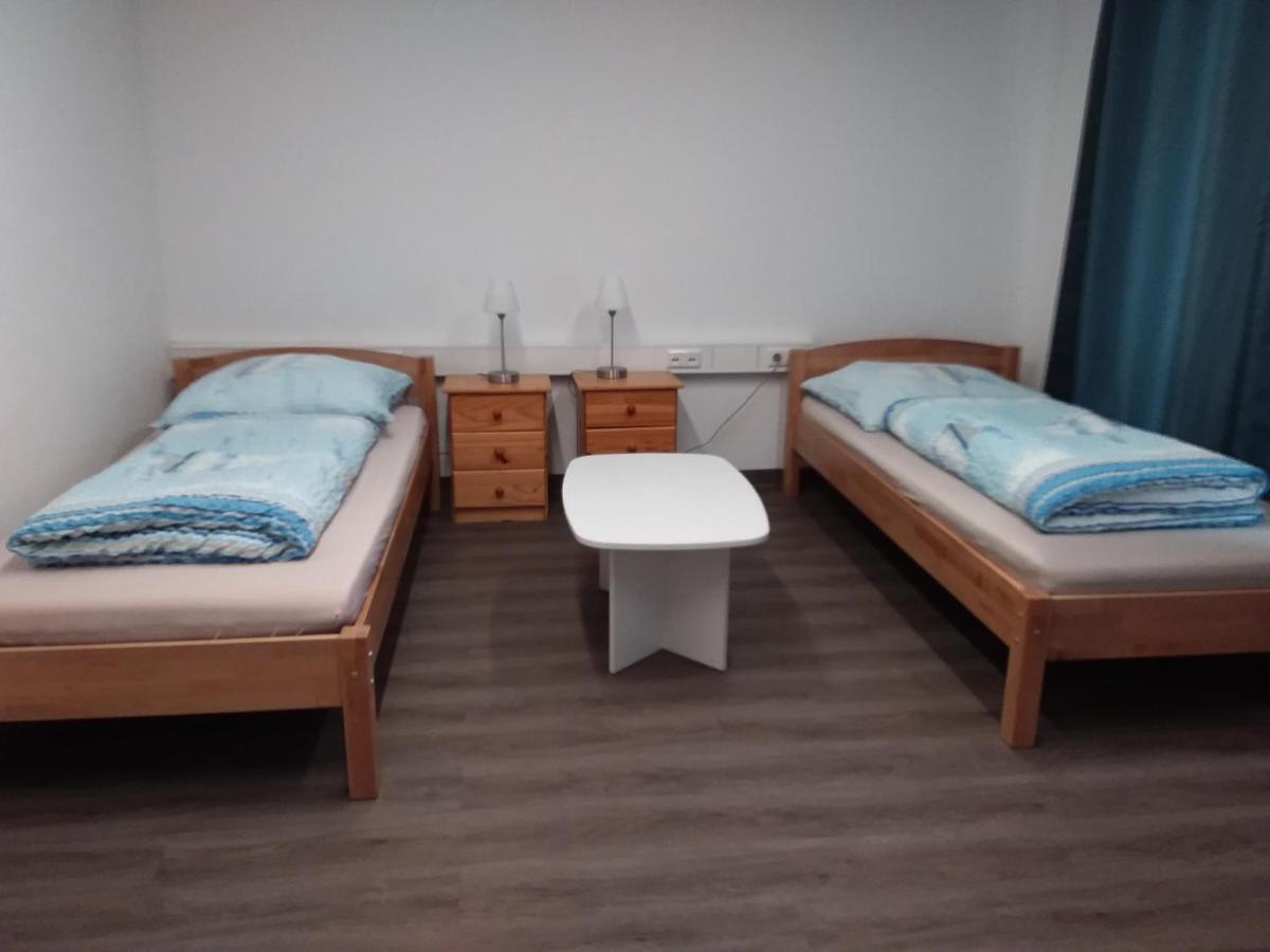 Nguyen Le 3 Schlafzimmer, 7 Bette,Dusche, 2 Wc , Kueche Ab 2 Uebernachtungen Neukirch  Eksteriør billede