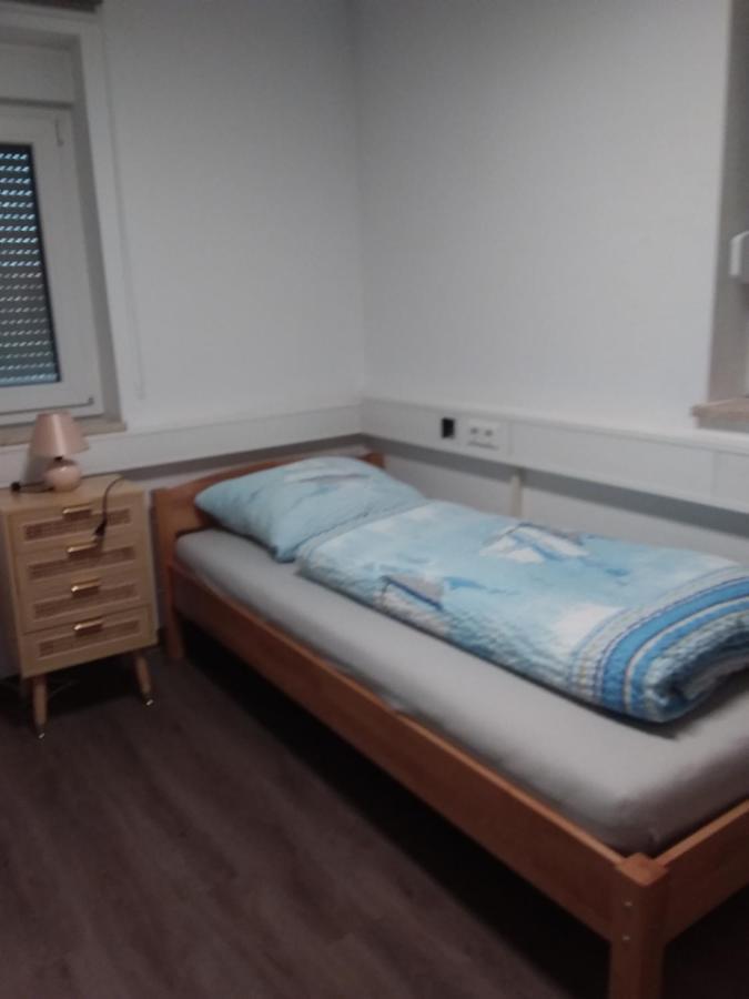 Nguyen Le 3 Schlafzimmer, 7 Bette,Dusche, 2 Wc , Kueche Ab 2 Uebernachtungen Neukirch  Eksteriør billede