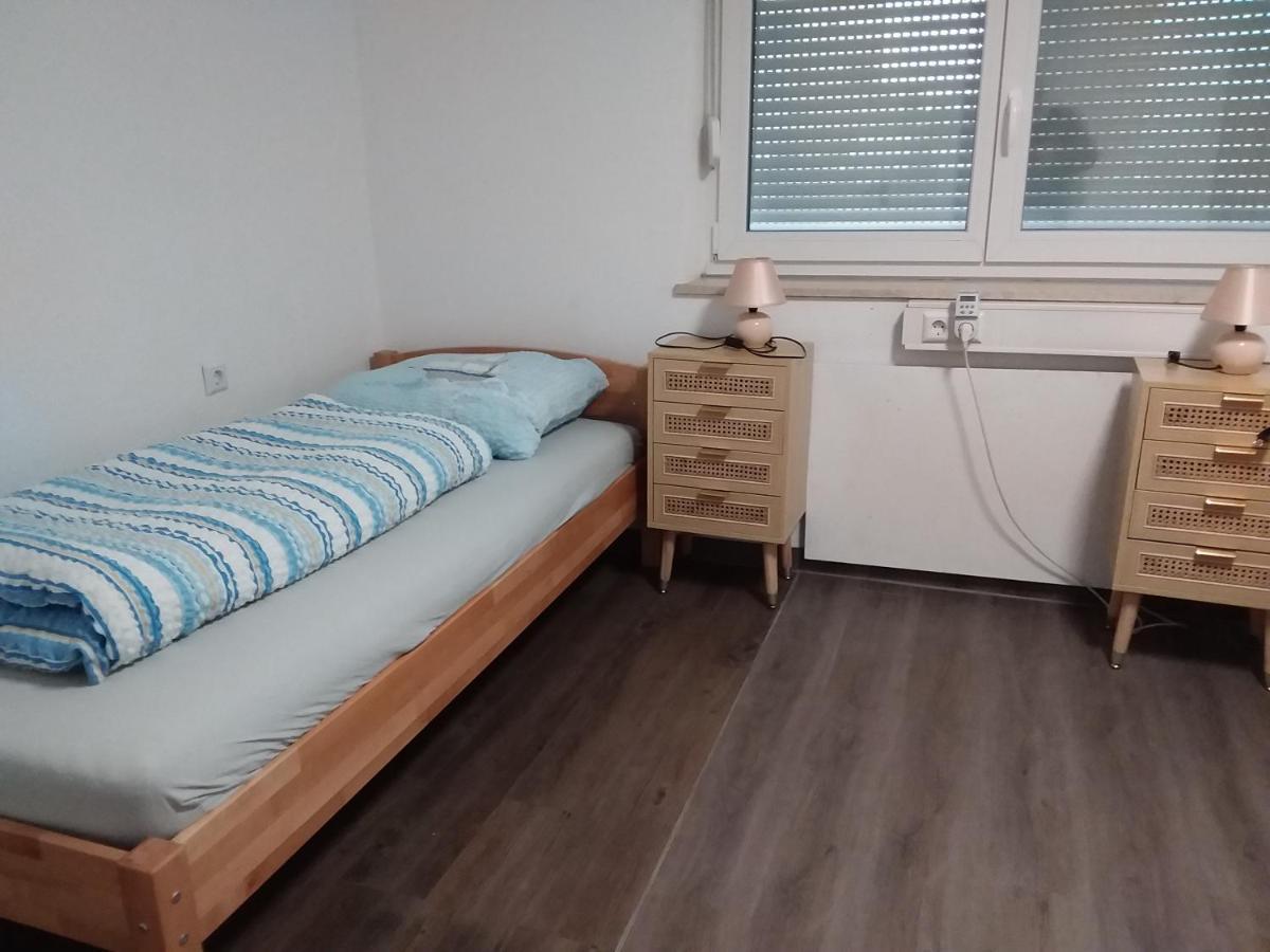 Nguyen Le 3 Schlafzimmer, 7 Bette,Dusche, 2 Wc , Kueche Ab 2 Uebernachtungen Neukirch  Eksteriør billede